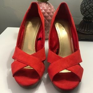 🔴3 for $10! H&M Red/Orange Wedges
